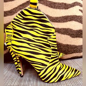 Jessica Simpson Animal print ankle boots in size 7.5